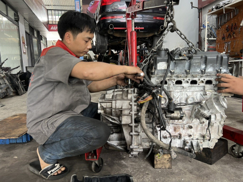Sửa Máy Cho Xe BMW